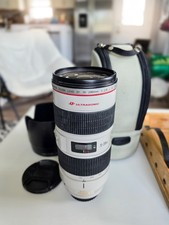 Canon EF 70-200mm f/2.8 L IS USM Zoom Lens with Case  Tripod Mount