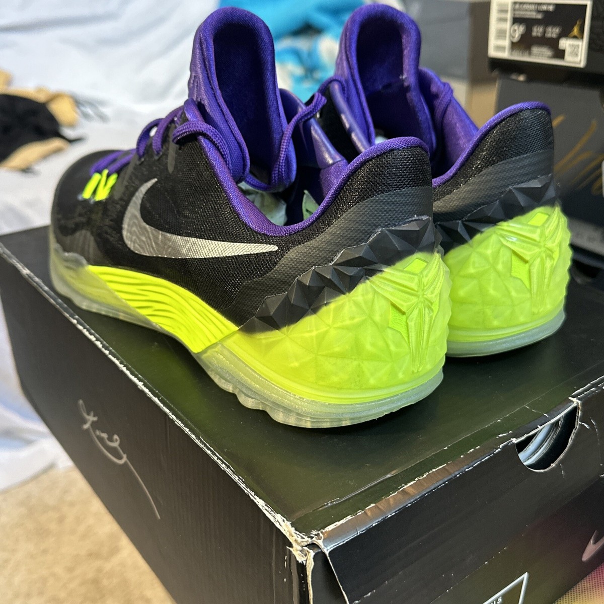 Size 11 - Nike Zoom Kobe Venomenon 5 Joker Rare 749884-005 Size 11 - Nike Zoom Kobe Venomenon 5 Joker Rare 749884-005