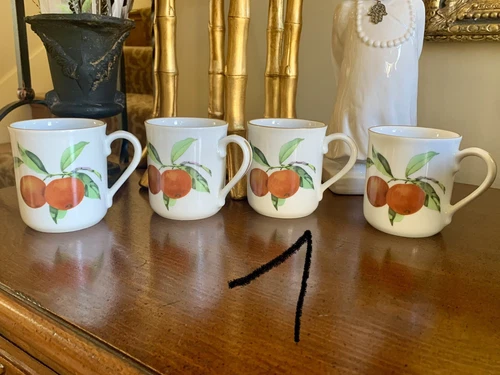 Vintage Set Of 4 Royal Worcester Evesham Fruit Design Gold Rim Mugs