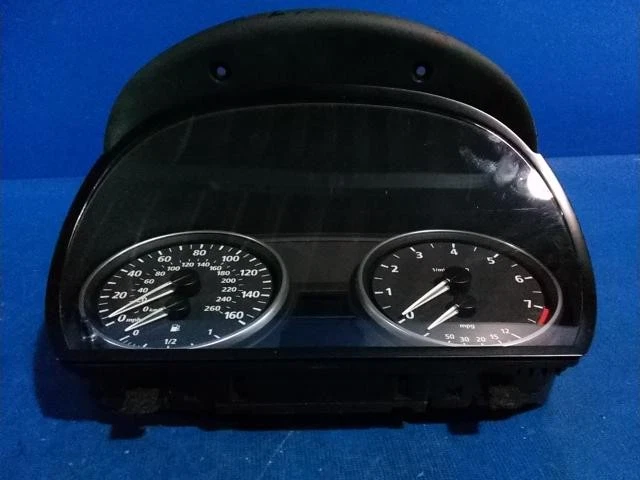 2006 BMW 325i Instrument Clusters 6974667 - Image 2 of 4