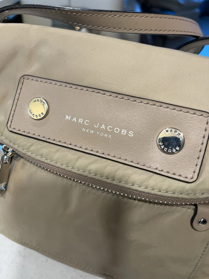 MARC JACOBS New York Natasha Preppy Mini Crossbody Shoulder Handbag Purse DEAL! - Image 3 of 4