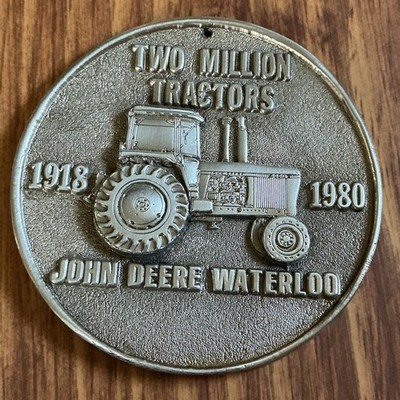 Vintage 1980 JOHN DEERE TWO MILLION TRACTORS WATERLOO IA MEDALLION