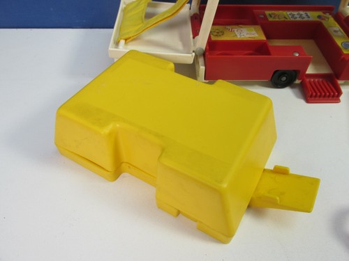 992 vintage FISHER PRICE FP PLAY FAMILY CAR CAMPER figure little people 1979 - Picture 5 of 9