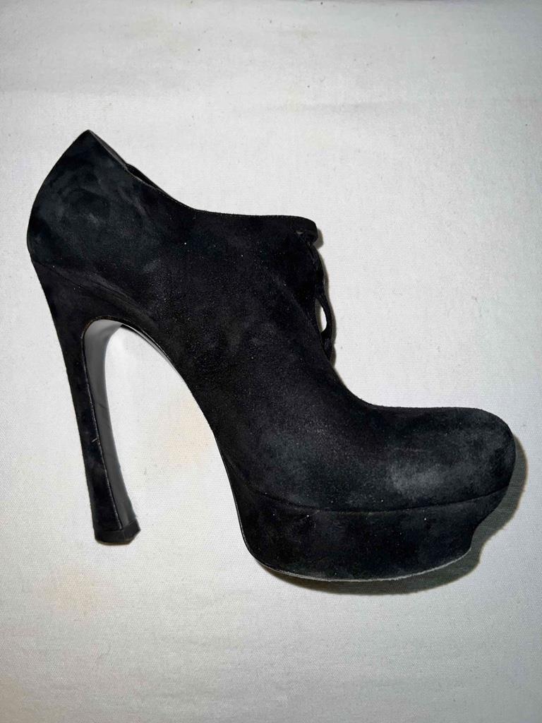 Scarpe Yves Saint Laurent pelle scamosciata nera taglia 39 5