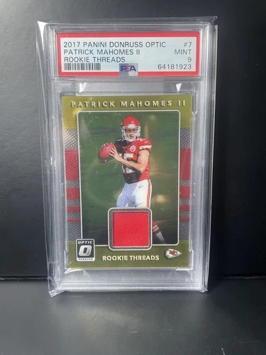2017 Donruss Optic - Rookie Threads #7 Patrick Mahomes II (MEM, RC) PSA 9