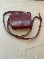 I Medici Womens Red Leather Flap Crossbody Satchel Messenger Bag Purse FLAW