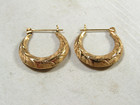 ..Vintage .14K Gold Graduated Textured Engraved Design Hoop Pierced Earrings... — photo 6