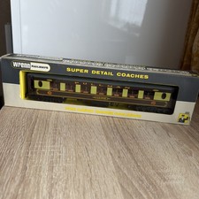 Wrenn W6001.A 1st Class Pullman Parlour Coach "No: 87" OO Gauge Boxed