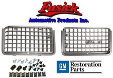 1972 Olds Cutlass Supreme Grille Oldsmobile Script W Mounting Hardware Set