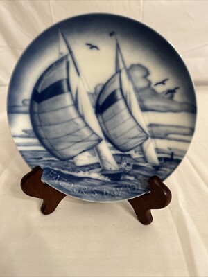   クリスマスプレート Royal Blue Winter China Father's Day 1975 Plate, made in W