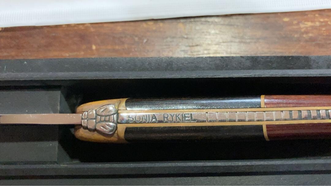 1990ssフランス製 SONIA RYKIEL フリンジ 箱付き ブローチ SONIA RYKIEL - 美品 SONIA RYKIEL ブローチの通販 by kimi's