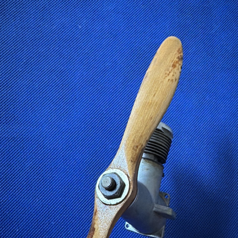 #A75 Vintage Model Airplane Engine with Wooden Propeller – Unbranded ...