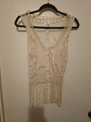 Roommates Beige Floral Crochet Lace Fringe V-Neck Sleeveless Vest Size 2