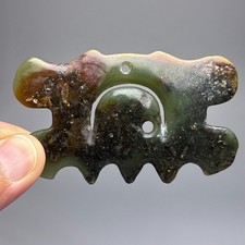 Ciondolo amuleto YuBi Yu Bi intagliato vecchia giada cultura Hongshan Cina 3'' H976