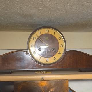 Mauthe Tisch /Kaminuhr analog Holz/Metall braun/gold mit Glockenschlag
