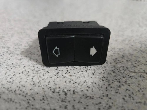 BMW 5 Touring E39 Schalter für Fensterheber hinten links 8368974 3.00 33758034
