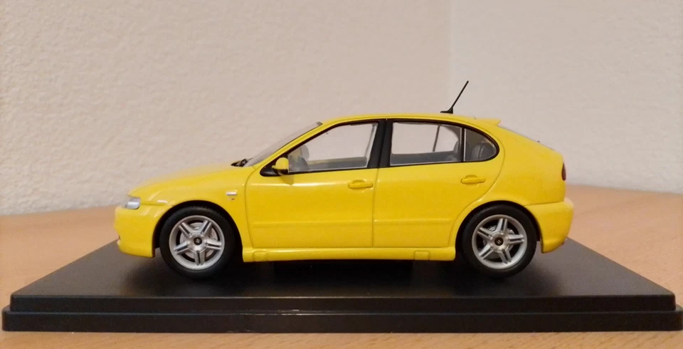 SEAT LEON CUPRA 2.8 V6, 2000, LEO-MODELS/HACHETTE, 1:24, GELB, NEUWERTIG, RAR. - Bild 3 von 4