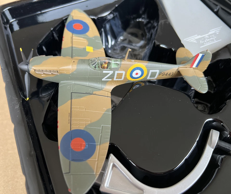 Corgi 1/72 British Spitfire MkI Battle of Britain Air Battle AA39216 Model - Image 3 of 4