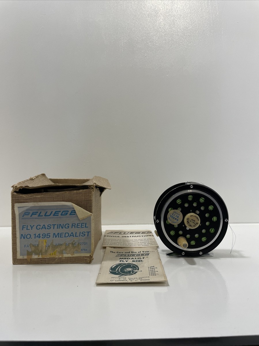 Vintage PFLUEGER Medalist 1495 DA Fly Reel made in USA With