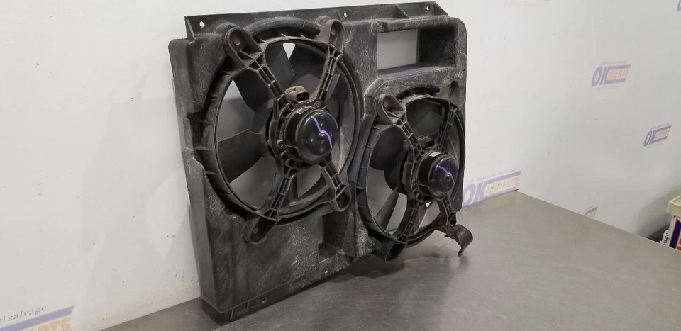 91 CHEVY CORVETTE C4 RADIATOR FAN ASSEMBLY Foto 4 de 4