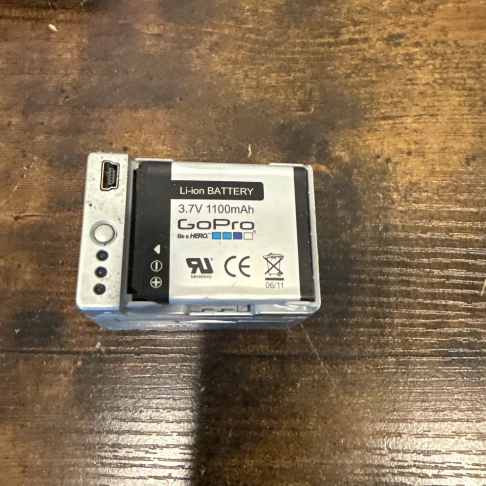 GoPro Hero 2 HD2-14 Silver Action Camera For Parts and Huge Accessories Lot - Image 3 of 4