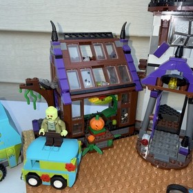 Lego Scooby-Doo Mystery Mansion 75904 and Mystery Machine 75902 - Complete!