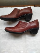 Clarks Bendables Women's 9 M Brown Leather Zip Booties