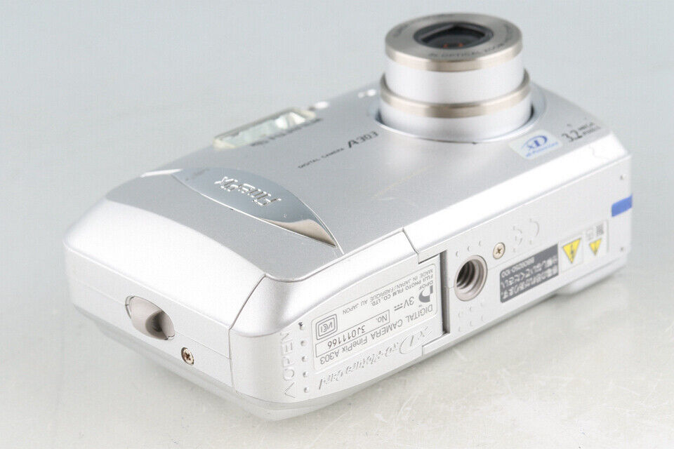 Fujifilm Finepix A303 Digital Camera *Japanese Version Only Fujifilm Finepix A303 Digital Camera *Japanese Version Only