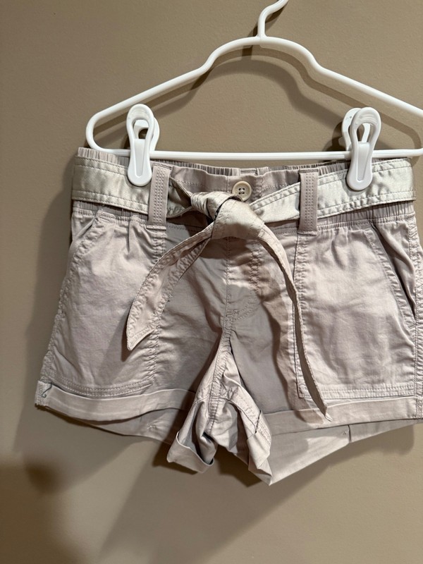 NWT Girls abercrombie kids brand shorts, size 9/10