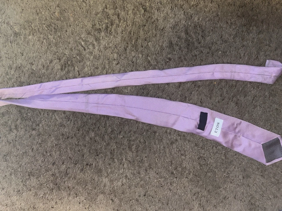 Eton Pink Solid Silk Twill Tie Foto 2 de 4