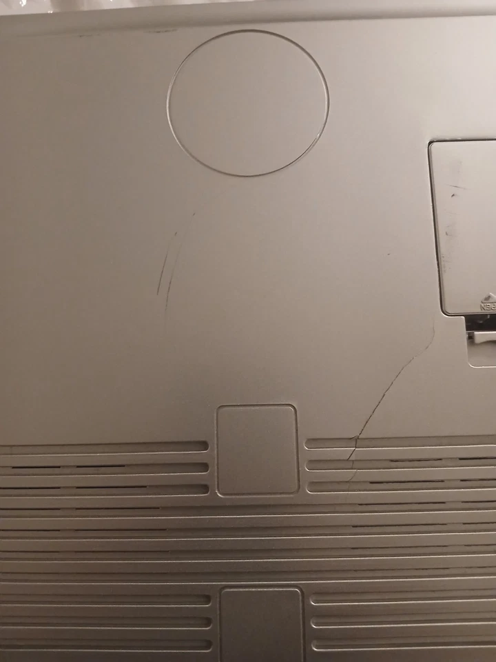 iLive IKBC384S无线蓝牙机柜下CD播放器 — 第 3/4 张图片