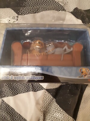 Creature Comforts Trixie and Captain Cuddlepuss on Sofa Figurine By Aardman  2004 UK