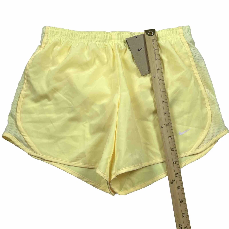 Nuevos Pantalones Cortos para Correr Nike Niñas Dri-Fit Tempo 3.5” Forrados Amarillos Niños Talla XL NUEVOS $25 Foto 3 de 4