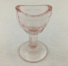 Eye Wash Cup Optical Pink Uranium Glass Turns Purple Vintage