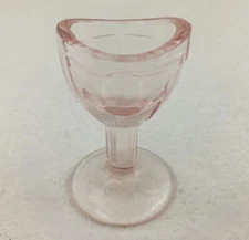 Eye Wash Cup Optical Pink Uranium Glass Turns Purple Vintage