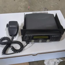 Motorola CDM1250 RADIO AAM25KKD9AA2AN and Bracket