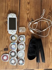 Sony PSP 1001 White PAL Bundle 1GB, UMD Games/Films, Case, USB Cable