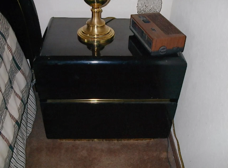 mcm black bedroom set queen - Image 3 of 4