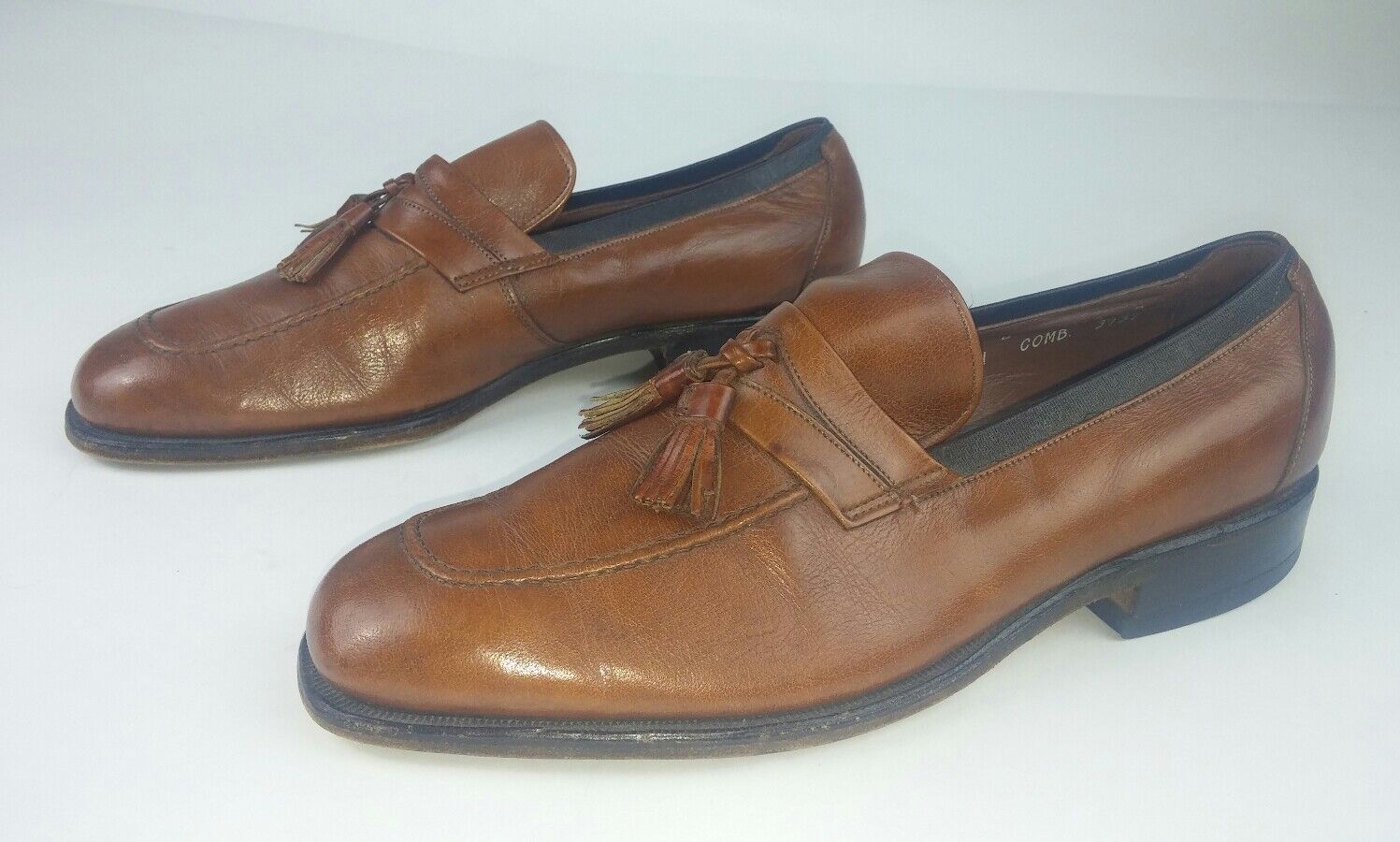Allen Edmonds Biscayne Brown leather loafers size 9 D shoes Allen Edmonds Biscayne Brown D leather loafers size 9 D Brown shoes ce2427