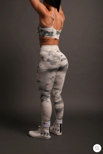 NEW Darc Sport Loyalty Everson Seamless Leggings Sz Small Rosemary Ghost Clouds - Picture 11 of 16