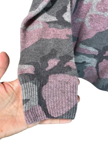 Amicale 100% Cashmere Pink Grey Camouflage Crewneck Sweater Size Small Women’s - Picture 5 of 9