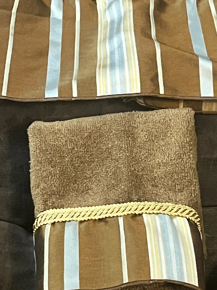 Vintage Avanti 4 Piece-1 Bath & 2 Hand Towel 1 Wash - Brown Blue Flare Cotton - Image 2 of 4