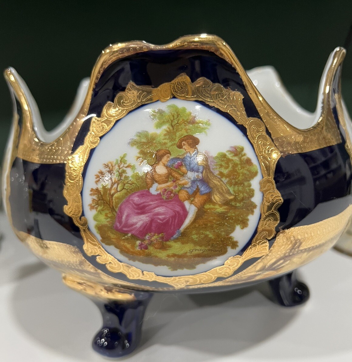 LARGE EUROPEAN DESIGN VICTORIAN COBALT BLUE & GOLD FRAGONARD CENTERPIECE BOWL