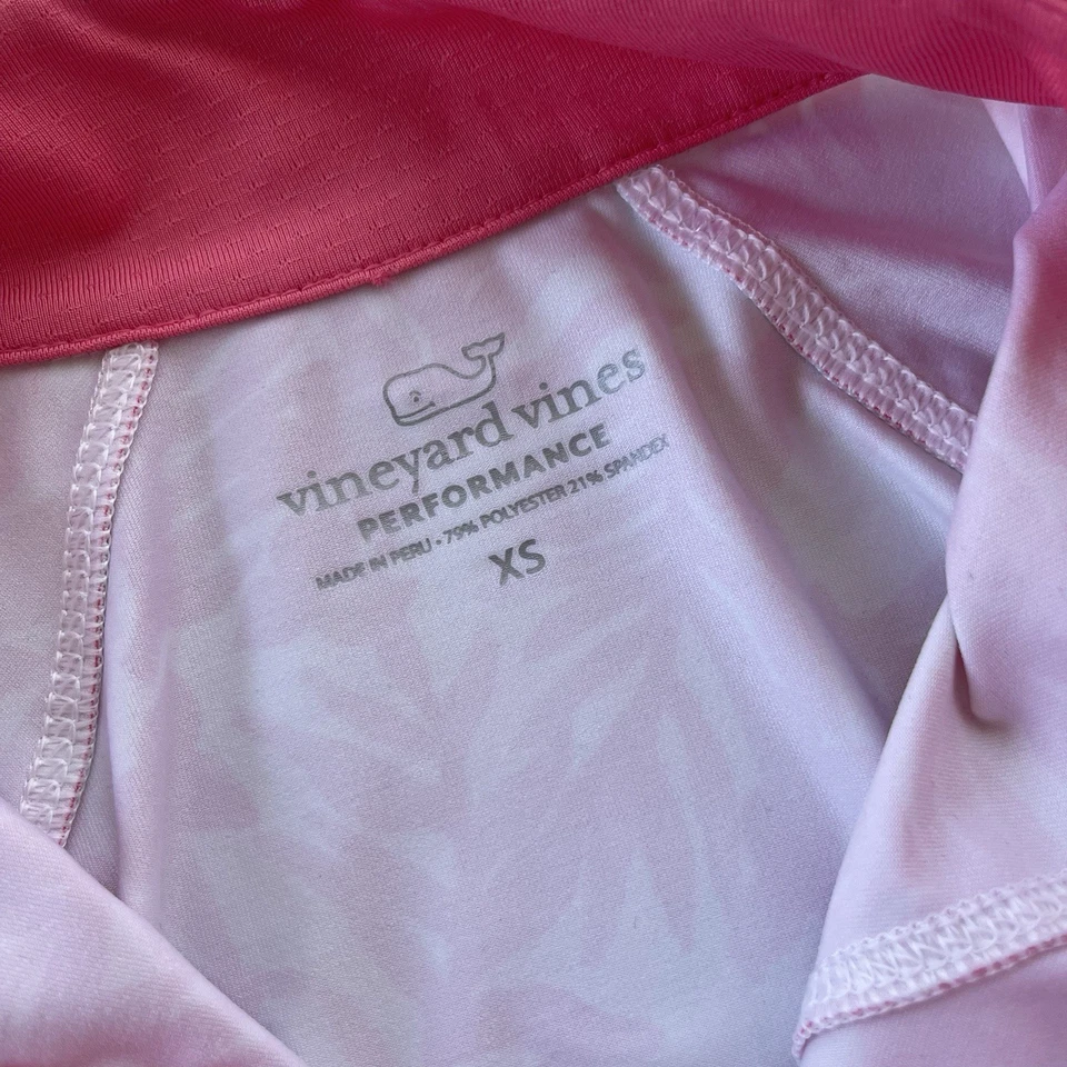 Top Vineyard Vines Performance para mujer talla XS rosa floral cuarto cremallera exterior Foto 4 de 4