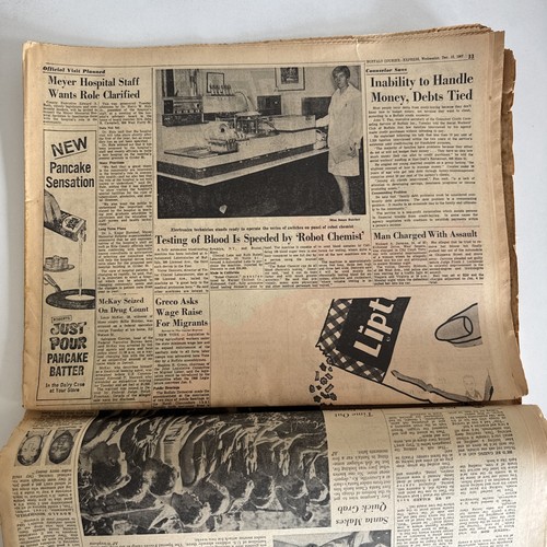 Buffalo Courier Express Newspaper - December 13, 1967 - COMPLETE - LBJ Vietnam - Picture 5 of 6