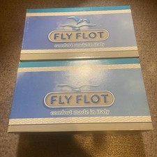 Due paia di sandali Fly Flot Slides taglia 6,5 bianchi e beige Made in Italy