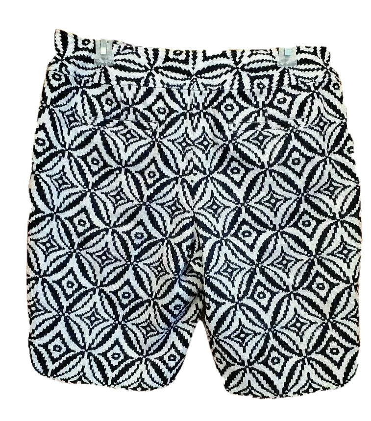 Bermudas para mujer 12 ropa de trabajo informal con estampado geométrico blanco y negro Foto 3 de 4