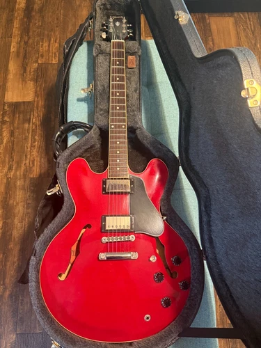 Gibson ES-335 6 Strings Semi-Hollow Electric Guitar - Sixties Cherry...