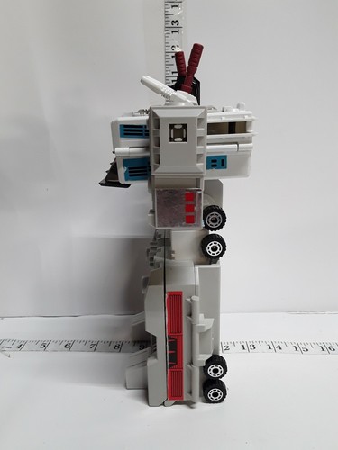 Original vintage 1985 Transformers G1 TAKARA Metroplex Autobot NOT COMPLETE - Picture 2 of 7