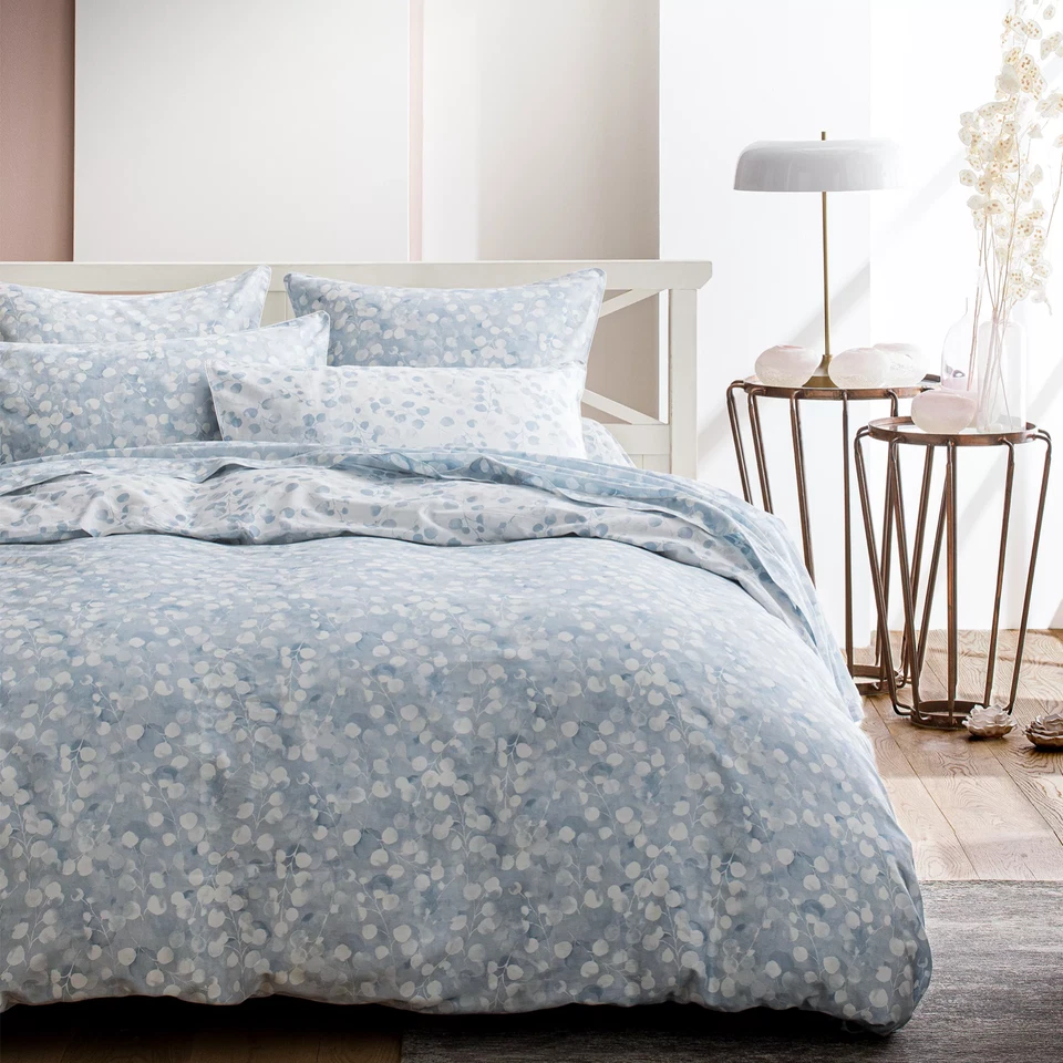 $550 ANNE DE SOLENE ROSEE SATEEN KING DUVET COVER FLOWER WHITE BLUE BOTANICAL - Image 3 of 4